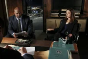 Dembe Zuma (Hisham Tawfiq), Elizabeth Keen (Megan Boone)