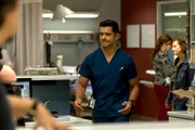 Dr. Cain Diaz (Mark Consuelos)