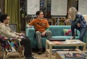 Leonard fragt Sheldon um einen Rat, und sie verfallen gemeinsam in eine Art Trauer darüber, wie wenig sich in der modernen Physik getan hat.