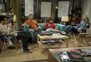 Verfallen alle in eine depressive Stimmung, in der nur noch Richard Feynman helfen kann: Leonard, Raj, Sheldon, Howard und Penny.