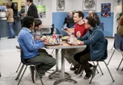 Haben alle mit ihren ganz eigenen Problemen zu kämpfen: (v.l.n.r.) Raj (Kunal Nayyar), Howard (Simon Helberg), Sheldon (Jim Parsons) und Leonard (Johnny Galecki).
