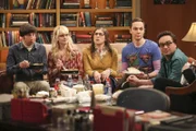 Sind mit ganz unterschiedlichen Themen beschäftigt: (v.l.n.r.) Howard (Simon Helberg), Bernadette (Melissa Rauch), Amy (Mayim Bialik), Sheldon (Jim Parsons) und Leonard (Johnny Galecki) ...