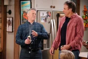 Adam Burns (Matt LeBlanc, l.); Don Burns (Kevin Nealon, r.)