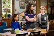 (v.l.n.r.) Emme Burns (Hala Finley); Kate Burns (Grace Kaufman); Teddy Burns (Matthew McCann)