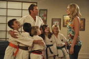 Als Ted eines Tages den Film "The Wedding Bride" im Kino sieht, bemerkt er, dass es dabei um ihn geht: Tony (Jason Lewis, l.) und Stella (Malin Akerman, r.) ...