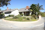 Tarek und Christina haben schon seit längerem ein Auge auf ein Anwesen in den Anaheim Hills geworfen, das sie nun für eine knappe halbe Million erwerben wollen. Als sie vor Ort eintreffen, trifft sie fast der Schlag ...