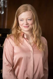 Siobhan 'Shiv' Roy (Sarah Snook)