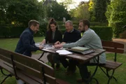 Mirko Drotschmann trifft die Nachfahren von Manfred Gans. Von links: Mirko Drotschmann, Großnichte Sivan Ziv, Sohn Daniel und Enkel Dylan.