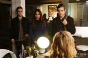 (v.l.n.r.) Josh (Trevor Einhorn); Margo (Summer Bishil); Quentin (Jason Ralph)