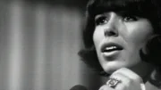 Ein Wiedersehen mit Adamo, Alexandra, Mina, Roy Black und den unvergessenen Blue Diamonds. Die großen Hits der 60er Jahre von „Ganz in Weiß“ bis „Heißer Sand“. - Alexandra.