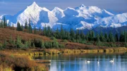 Viele Gebirge - wie hier in Alaska - entstehen durch die Kollision tektonischer Platten.