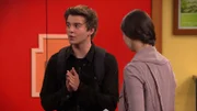 L-R: Max Thunderman (Jack Griffo), Phoebe Thunderman (Kira Kosarin)