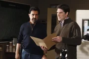 Rossi (Joe Mantegna, l.) und Hotch (Thomas Gibson, r.) ...