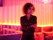 Mit Maia (Antonia Thomas) hat die tote Christina in einem Club gearbeitet und gefeiert.