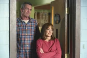 Mike (Neil Flynn, l.); Frankie (Patricia Heaton, r.)