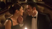 Ana Ribera (l., Paula Echevarría) und Alberto Marquez (r., Miguel Ángel Silvestre).