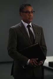 Wer wird das Rennen um den Hawthorne-Thron gewinnen: Pierce und seine Freunde oder Vermögensverwalter Gilbert (Giancarlo Esposito)?