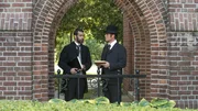Mahmoud Bahmanyar (Zaib Shaikh) und William Murdoch (Yannick Bisson).