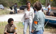 Mélissa Sainte-Rose (Sonia Rolland, M.), Gaëlle Crivelli (Béatrice de la Boulaye, r.) und Aurélien Charlery (Julien Béramis, l.) bilden das Ermittlerteam. Es wird eine weitere Frauenleiche am Strand gefunden.