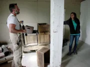 Jay discusses the plan for finding items with Dan and Mark.