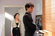 Doris (Simone Ritscher, l.); Moritz (Daniel Fünffrock, r.)