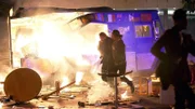 Während eines Straßenfestes explodiert ein Imbisswagen. Der Koch der rollenden Küche stirbt. Ist dies ein schlimmer Unfall oder hat jemand den Speisewagen absichtlich in die Luft gesprengt?