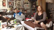 Franzi hat sich mit ihren sechs Kindern, Mann Markus und Freund René in Schönebeck eingerichtet.