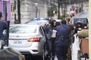 Die Spur eines getöteten CIA-Agenten führt Riley (Tristin Mays, l.) und MacGyver (Lucas Till, r.) zu einem Fälscherring nach Peru - doch dort stoßen sie auf ungeahnte Hindernisse ...