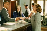 Emily (Kelly Bishop) ist auf der Suche nach Antiquitäten, woraufhin Rory sie nach Stars Hollow einlädt.