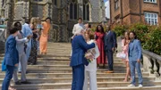 Alle sind da, um die Hochzeit von Ruth (Mitte Deborah Findlay) und Ronnie (Ian McElhinney) zu feiern.