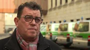 Kommissar Ebenhöch kann nicht vergessen, wie der Vater sein Kind über dem Grab seiner Mutter schaukeln lassen konnte.