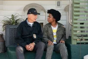 L-R: NCIS Special Agent Leroy Jethro Gibbs (Mark Harmon) und Forensic Scientist Kasie Hines (Diona Reasonover)