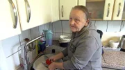 Für Petra (63) ist und bleibt die neue Wohnsituation noch sehr ungewohnt.