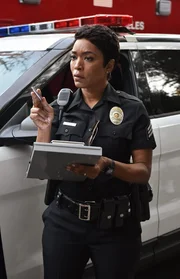 Athena Grant (Angela Bassett)