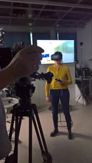 Die Wissenschaftsjournalistin Andrea Lauterbach will wissen, welche Technologien in naher Zukunft unser Leben verändern. Der Chirurg Dominik Stefan Schöb entwickelte mit einem Team um die Ingenieure Thomas Bahls und Julian Klodmann am Deutschen Zentrum für Luft- und Raumfahrt DLR in Oberpfaffenhofen die nächste Generation von Chirurgie Robotern.
