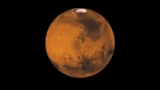 Der Mars gilt als terrestrischer Planet, aber ist mit einem Durchmesser von knapp 6.800 Kilometern nur etwa halb so groß wie die Erde.