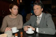 Nina (Maria Wedig) erkennt, dass mit Gerner (Wolfgang Bahro) etwas nicht stimmt.