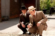 Detektiv Murdoch (Yannick Bisson, l.) und Dr. Sanjay Prasad (Raoul Bhaneja, r.).