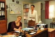 Theresa (Ines Lutz, l.); Doris (Simone Ritscher, r.)
