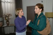 Nina (Maria Wedig, r.) kann das Verhalten von Navarros Ex-Frau nicht verstehen und sucht Rat bei Yvonne (Gisa Zach).