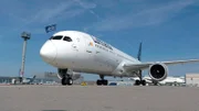 Die Boing 787-9 ist gelandet.