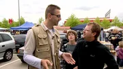 Der Lackierer Stefan (re.) möchte sich selbstständig machen und erhofft sich von Verkaufsprofi Dete (li.) Unterstützung beim ertrödeln des Startkapitals.