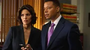Deputy D. A. Connie Rubirosa (Alana De La Garza) und Deputy D. A. Jonah Dekker (Terrence Howard)