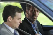 Wird House (Hugh Laurie, r.) nach einer wahnwitzigen Aktion auch seinen letzten Freund Wilson (Robert Sean Leonard, l.) verlieren?