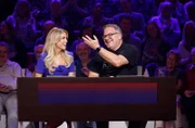 Rateteam-Kapitän Elton (r.) mit Moderatorin Sylvie Meis (l.).