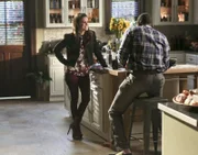Haben mit schwerwiegenden Problemen zu kämpfen: Zoe (Rachel Bilson, l.) und Lavon (Cress Williams, r.) ...