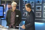 D.B. Russell (Ted Danson, l.) unterstützt seinen Freund und New Yorker Kollegen Mac Taylor (Gary Sinise) bei der Suche nach dessen entführter Freundin.