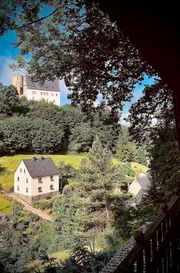 Die Burg Scharfenstein im Erzgebirge: Sie ist der Geburtsort der Legende des „Robin Hood des Erzgebirges“.