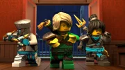 Zane, Lloyd und Nya (v.l.n.r.) betreten den Club der Entdecker. Können sie hier die zweite Schriftrolle des Verbotenen Spinjitzu finden und damit Aspheera für immer besiegen?
