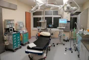 In Notaufnahmen gehören körperliche Übergriffe auf medizinisches Personal zunehmend zum Alltag. Das Jüdische Krankenhaus in Wedding geht nun neue Wege und lässt das medizinische Personal von einem erfahrenen Deeskalationstrainer schulen. - Die Notaufnahme im Jüdischen Krankenhaus.